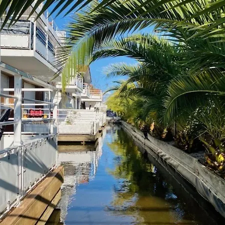 T2 Moderne Pres Du Port De Avec Parking, Balcon Et Wi-fi - Fr-1-474-240 *