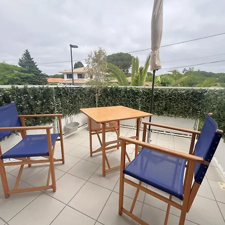 T2 Moderne Pres Du Port De Avec Parking, Balcon Et Wi-fi - Fr-1-474-240 *